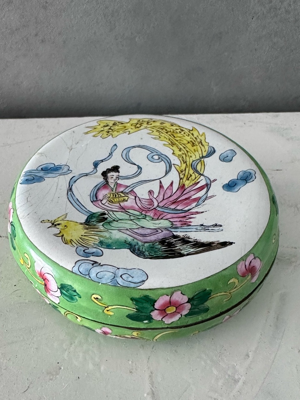 Chinese Antique Green White Multicolor Floral Birds Pattern Cloisonné Round Box